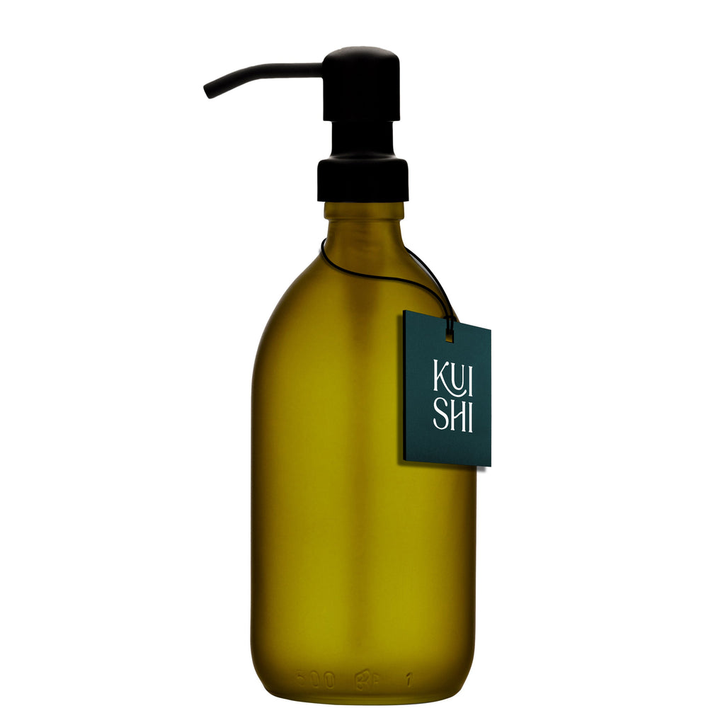 Green soap dispenser bottle with pump and 'Kushi' tag on a white background