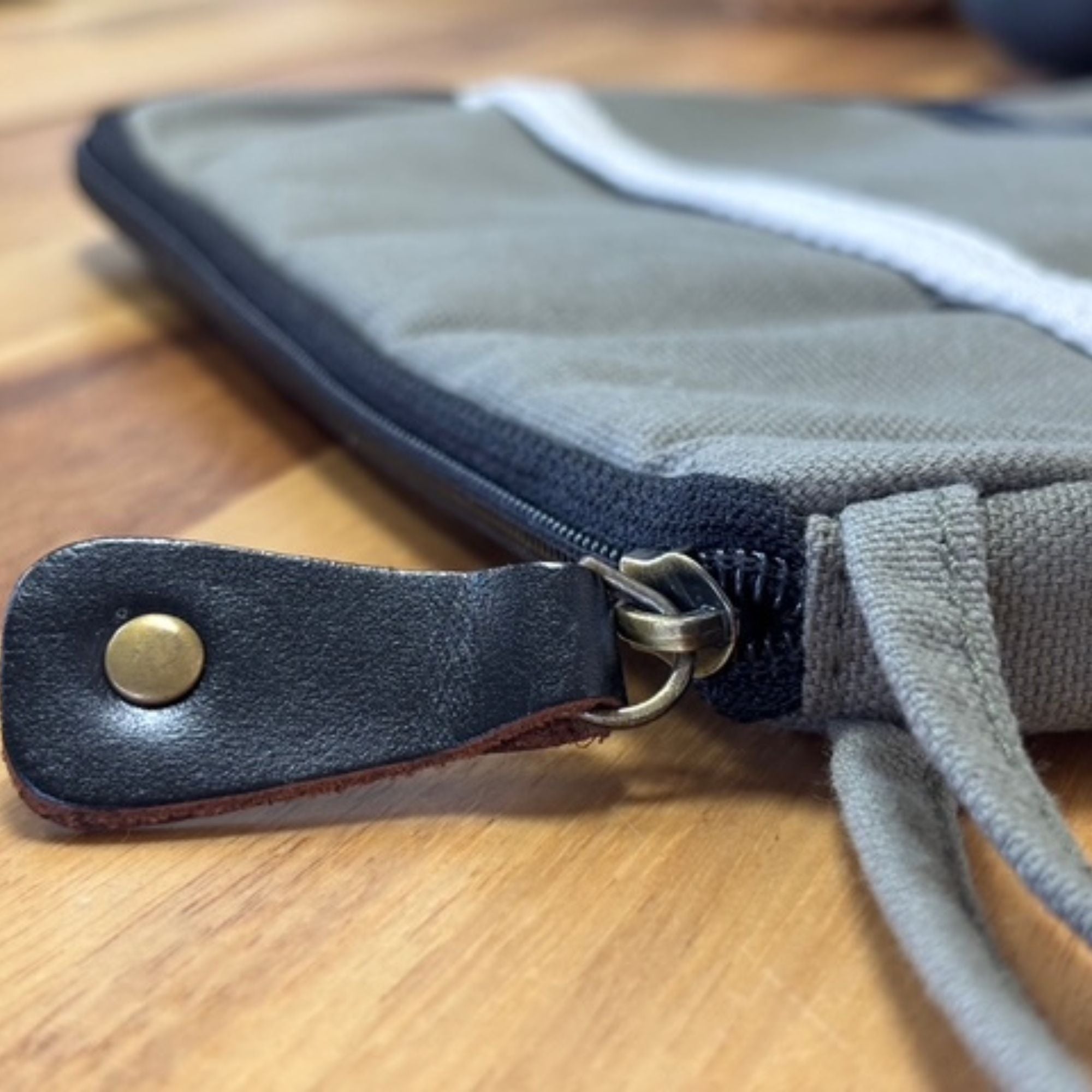 Canvas Travel Laptop Pouch - Olive - MVB STUDIO STORE 